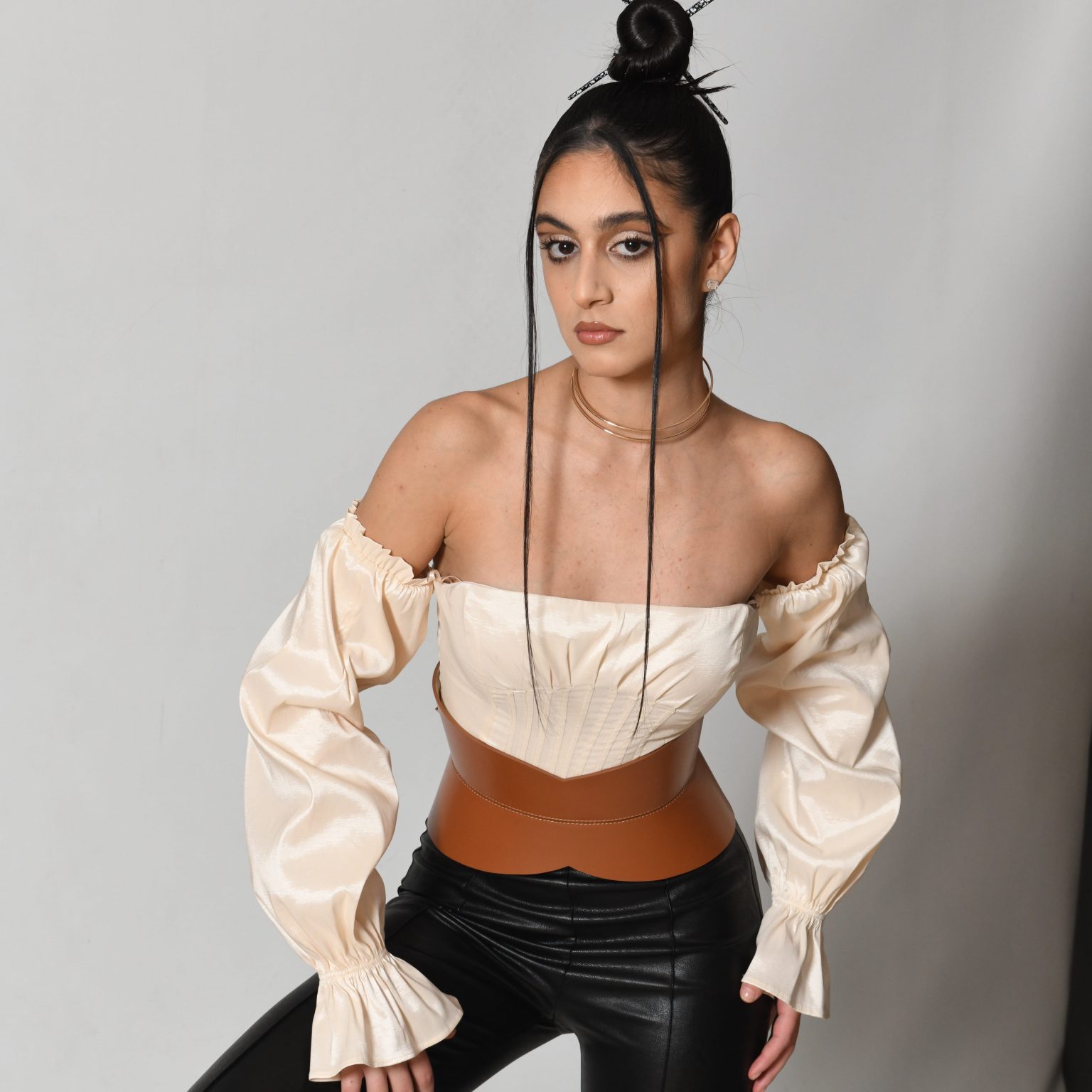 brown-leather-hourglass-corset-belt-aria-margo