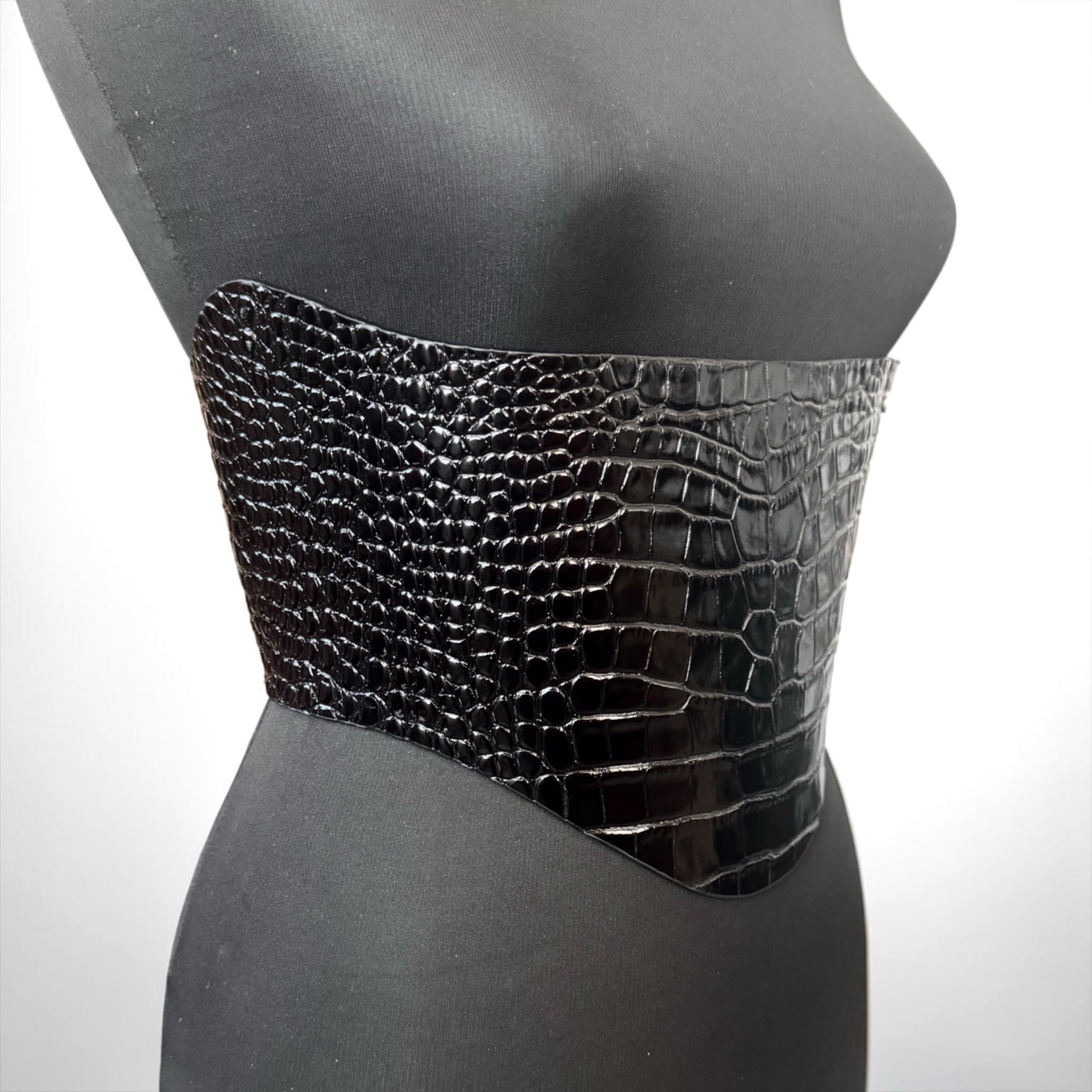 Round Under-bust Black Croco Leather Belt - Image 2